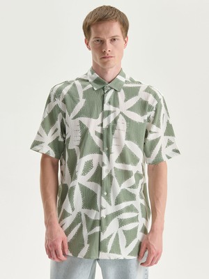 Lc Waikiki Yeni Sezon Regular Fit Kısa Kollu Desenli Erkek Gömlek