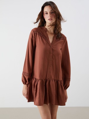 Lc Waikiki Yeni Sezon Kaçık Yaka Nakışlı A Kesim Mini Elbise