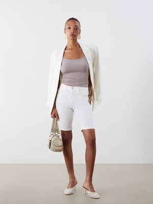 Lc Waikiki Yeni Sezon Bermuda Fit Kadın Jean Şort