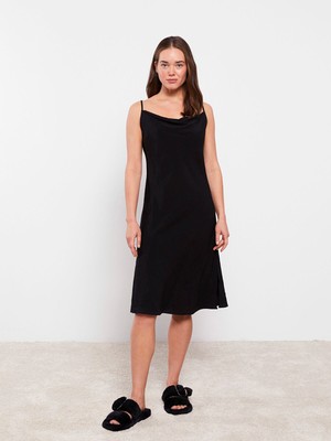 Lc Waikiki Yeni Sezon Dökümlü Yaka Düz Askılı Kadın Fantezi Gecelik