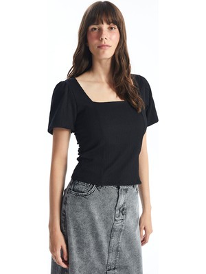 Lc Waikiki Yeni Sezon Kare Yaka Düz Kısa Kollu Crop Kadın Bluz