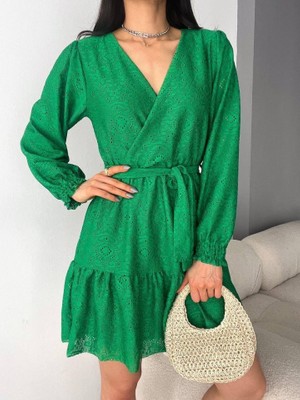 Yeşil Sarmaşık Kadın Fırsat Ürünü Kruvaze Yaka Güpürlü Mini Elbise