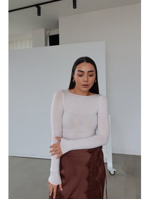 Özge Özgenç Naturel Yaka Ince Kaşmir Bluz