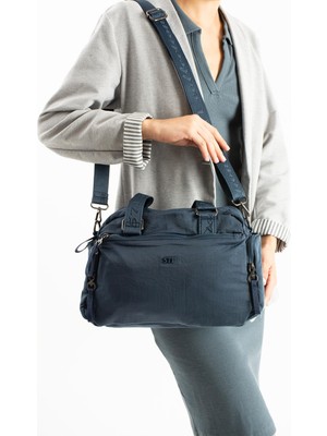 571 Collections Yumuşak Dokulu Ultra Hafif, Esnek ve Su Geçirmez Polyamid Kumaş Omuz ve Kol Çantası Lacivert Model: (571-13-14G)