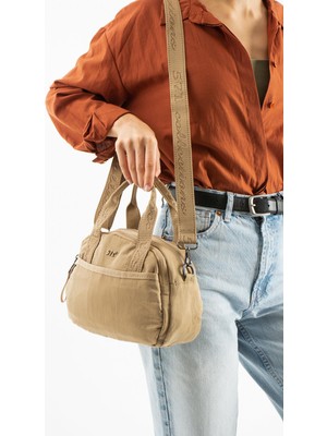 571 Collections Yumuşak Dokulu Ultra Hafif, Esnek ve Su Geçirmez Polyamid Kumaş Omuz ve Kol Çantası Vizon Model: (571-13-14H)