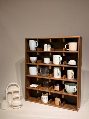 VIVECA Doğal Ceviz Ahşap Mug Standı – 20 Bölmeli Dekoratif Fincan Rafı