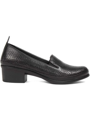 Celal Gültekin Kadın Siyah Kalın Topuklu Deri Ayakkabı