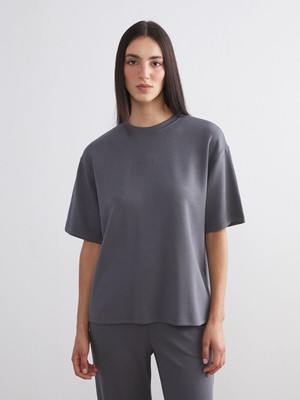 Lc Waikiki Yeni Sezon Bisiklet Yaka Nakışlı Oversize Kadın Tişört