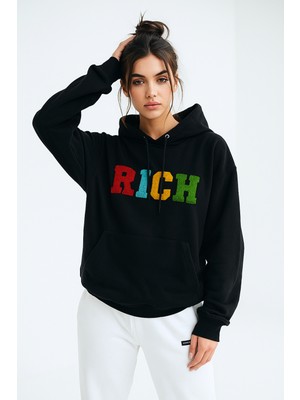 Kadın Siyah Renkli Rich Yazılı Kapüşonlu Sweatshirt