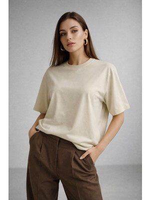 Rich Kadın Bej %100 Pamuk Oversize Basic Tişört – Rahat Kalıp Relaxed Bisiklet Yaka T-Shirt