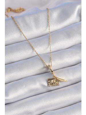 Bsre Gold Renk Kalpli Mektup Figürlü Charm Kadın Kolye (316L Çelik)