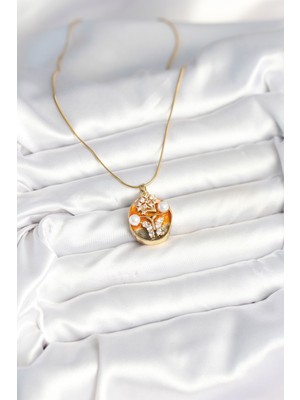 Bsre Kelebek Model Sanatsal Portre Kadın Kolye (316L Çelik)