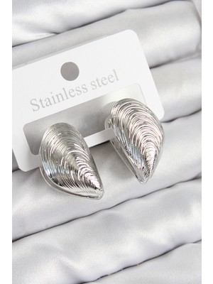 HERŞEYBURDAMODA Pirinç Istiridye Model Gümüş Renk Kadın Küpe