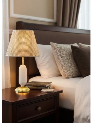 Decodelight Beyaz Gold Metal Ayaklı Hasır Hazeran Krem ve Kahverengi Şapkalı Abajur Masa Lambası