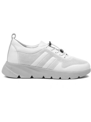 Celal Gültekin Kadın Beyaz Bağcıklı Kalın Tabanlı Deri Sneaker