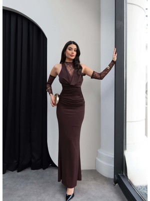 Esra Helvacı Degaje Yaka Dantelli Uzun Elbise