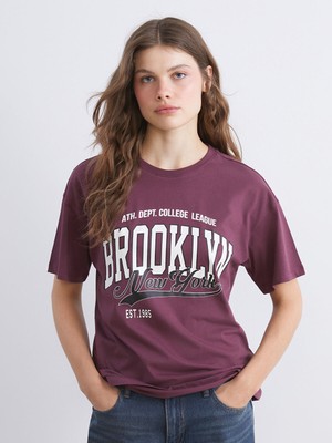 Lc Waikiki Yeni Sezon Bisiklet Yaka Brooklyn Baskılı Kadın Tişört