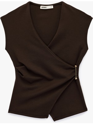 Koton Slim Fit Kolsuz Metal Aksesuarlı V Yaka Kruvaze Triko Hırka