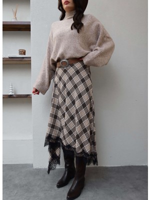 Esra Helvacı Ekose Dantelli Etek