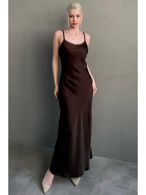 Madmext Kahverengi Ayarlanabilir Askı Dantel Detaylı Kadın Saten Elbise MG2660