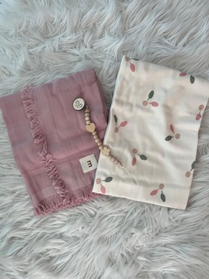 Love Maxx Kız Bebek Müslin Örtü, Yaprak Desenli Penye Battaniye ve Emzik Tutacağı 3’lü set