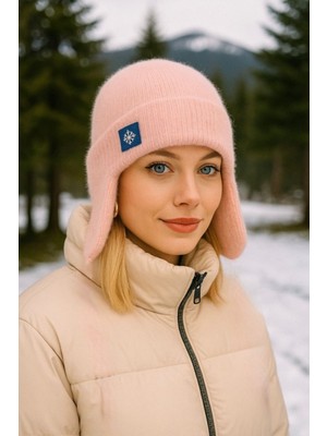 Kokoş Kulak Kapatıcılı Armalı Pembe Bere