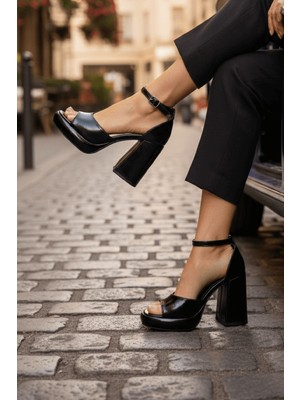 Divolya Bomme Siyah Kırışık Rugan ( 9 cm Topuk ) Platform Topuklu Günlük Ayakkabı