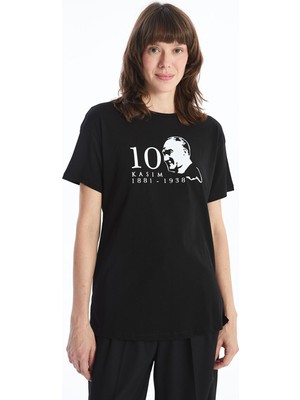 Lc Waikiki Yeni Sezon Bisiklet Yaka Atatürk Temalı Kadın Tişört