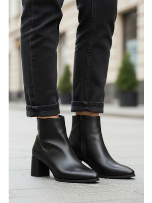 Ayakmod 343126 Z Soğuğa Dirençli Siyah Cilt Kadın Klasik Topuklu Bot