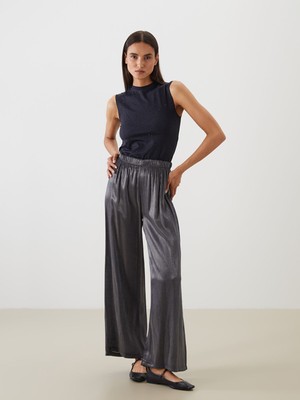 Lc Waikiki Yeni Sezon Beli Lastikli Parlak Görünümlü Kadın Pantolon