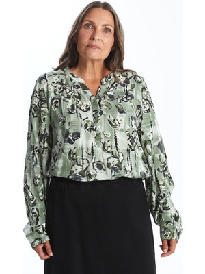 Lc Waikiki Yeni Sezon Kaçık Yaka Desenli Uzun Kollu Kadın Bluz