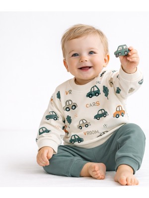 Bebek Araba Desenli 2’li Takım – Sweatshirt ve Alt Seti, Yumuşak Konforlu Günlük Kıyafet