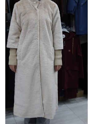 Janset Kolları Uzun , Lastik Manşetli Sıfır Yaka Düğme Detaylı