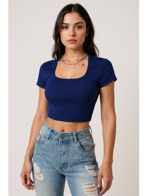 Kadın Lacivert Yarım Kol Düz Yaka Crop Top Bluz – Şık, Rahat ve Kolay Kombinlenebilir