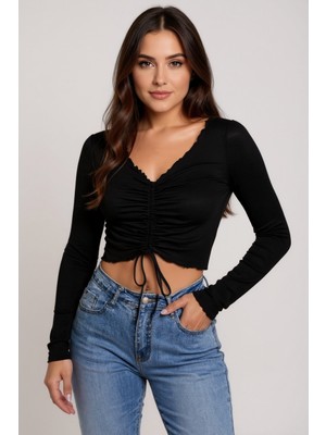 Kadın Siyah Uzun Kollu Büzdürme Bağcık Detaylı Crop Top Bluz – Şık, Rahat ve Kolay Kombinlenebilir