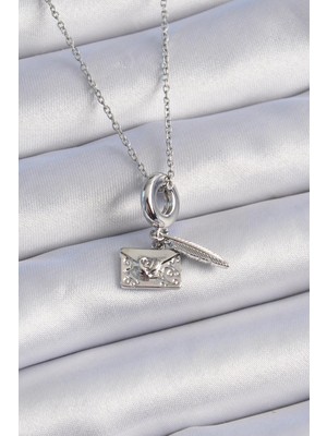 cleovibe 316L Çelik Gümüş Renk Kalp Detay Mektup Figür Charm Model Kadın Kolye