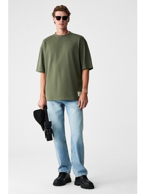 Grimelange Joel Erkek %100 Organik Pamuklu Kalın Kumaşlı Özel Dokulu Etiket Detaylı Oversize Haki T-Shirt