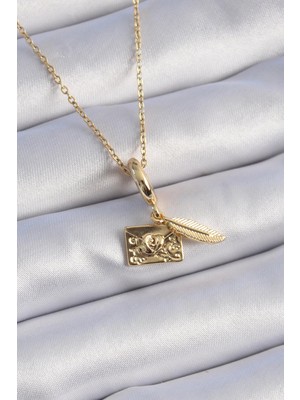 cleovibe 316L Çelik Gold Renk Kalp Detay Mektup Figür Charm Model Kadın Kolye