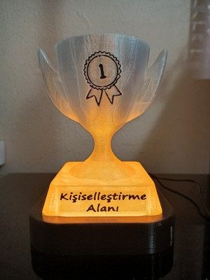 3D Dönüşüm Atölyesi Kişiye Özel Hediyelik Isimli Ödül Kupası Dekoratif LED Lamba - Adaptörlü - Amber Işıklı