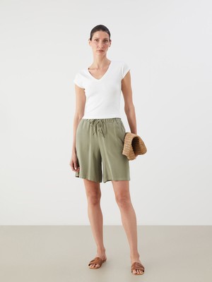 Lc Waikiki Yeni Sezon Beli Lastikli Keten Karışımlı Kadın Şort