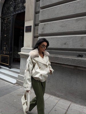 Ebrita Moda Yakası Kürklü Kısa Trençkot