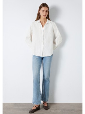 Mavi Nakış Detaylı Beyaz Gömlek 1211380-70057