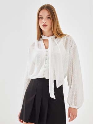 Lc Waikiki Yeni Sezon Bağlamalı Yaka Dokulu Oversize Kadın Bluz