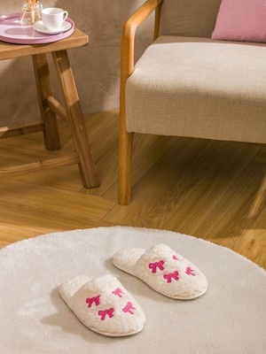 Lc Waikiki Yeni Sezon Nakışlı Pelüş Kadın Ev Terliği