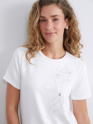 Lc Waikiki Yeni Sezon Bisiklet Yaka Nakışlı Kadın Tişört