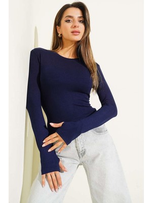 Triya Wear Studio- Lacivert Bisiklet Yaka Kadın Bluz- Parmak Geçmeli