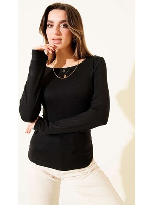 Triya Wear Studio- Siyah Kayık Yaka Kadın Bluz- Parmak Geçmeli