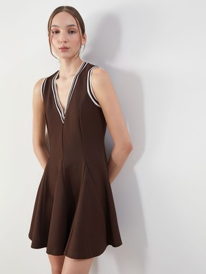 Lc Waikiki Yeni Sezon V Yaka Kloş Mini Elbise