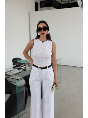 Yakası ve Kolları Biyeli Atlet