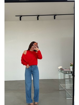 Özge Özgenç Taşlamalı Straight Fit Jean